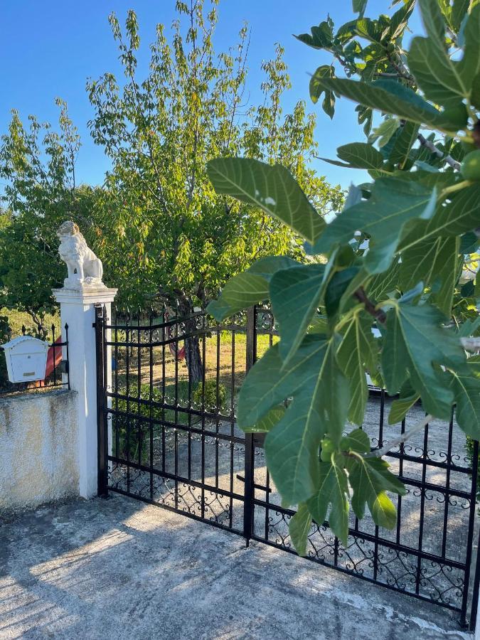 Beautiful Nearby Beach House With Garden, Private Pool And Large Yard Sidárion المظهر الخارجي الصورة