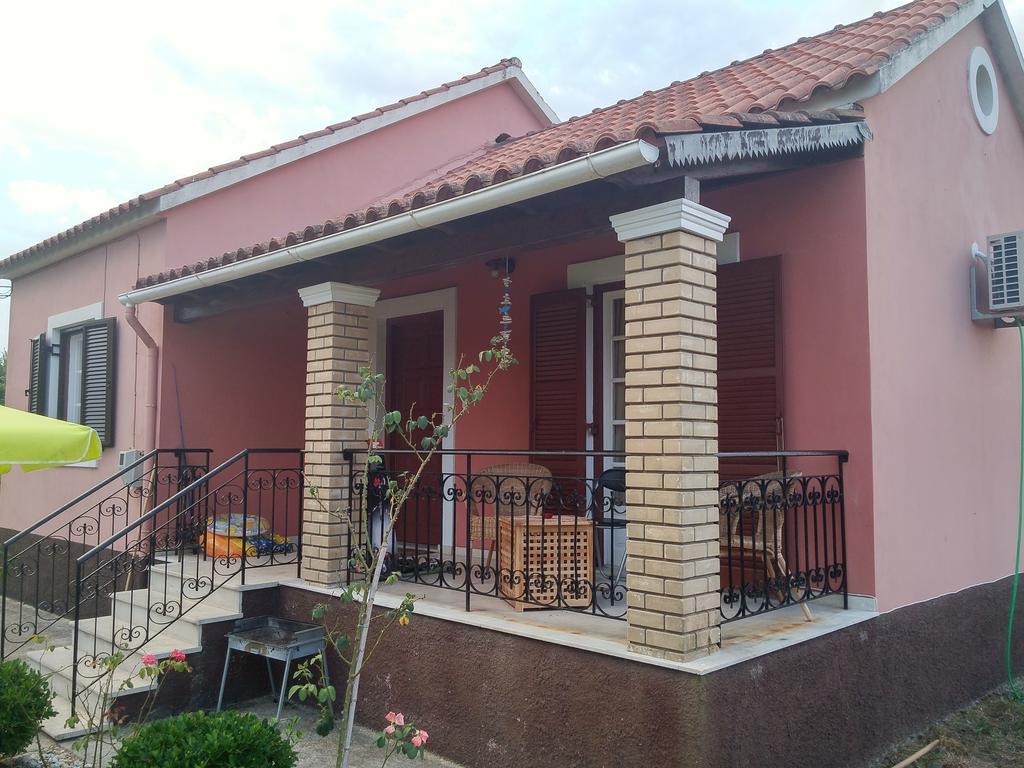 Beautiful Nearby Beach House With Garden, Private Pool And Large Yard Sidárion الغرفة الصورة